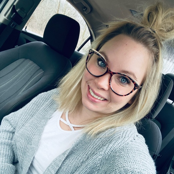 Meet your Posher, Amber - Picture 1 of 1